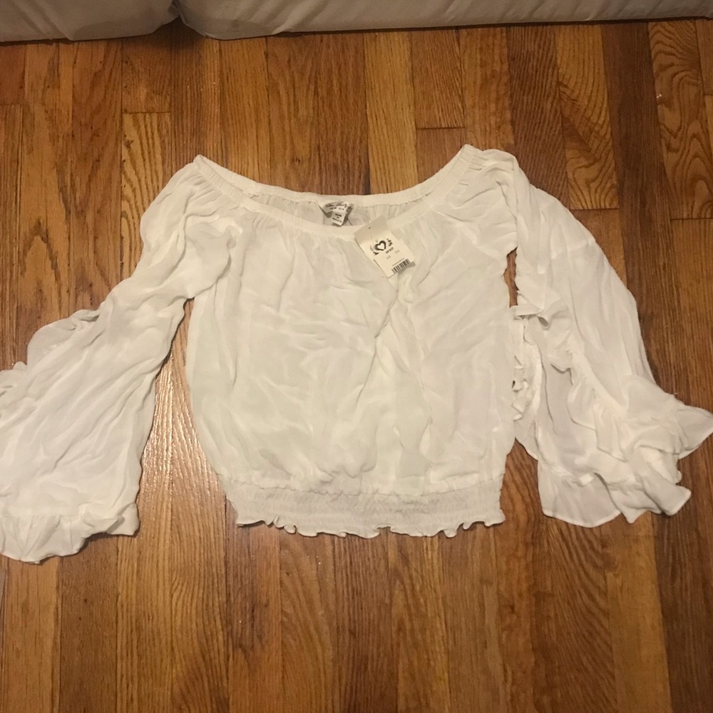 Hippie off-shoulder crop top